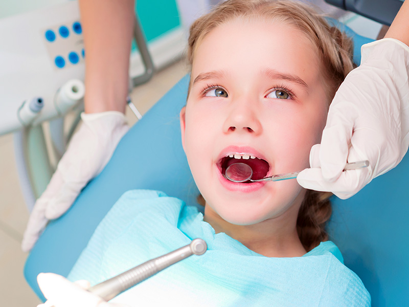 Cure dentistiche e chirurgia orale per bambini e adolescenti a Milano da Dental-Luc