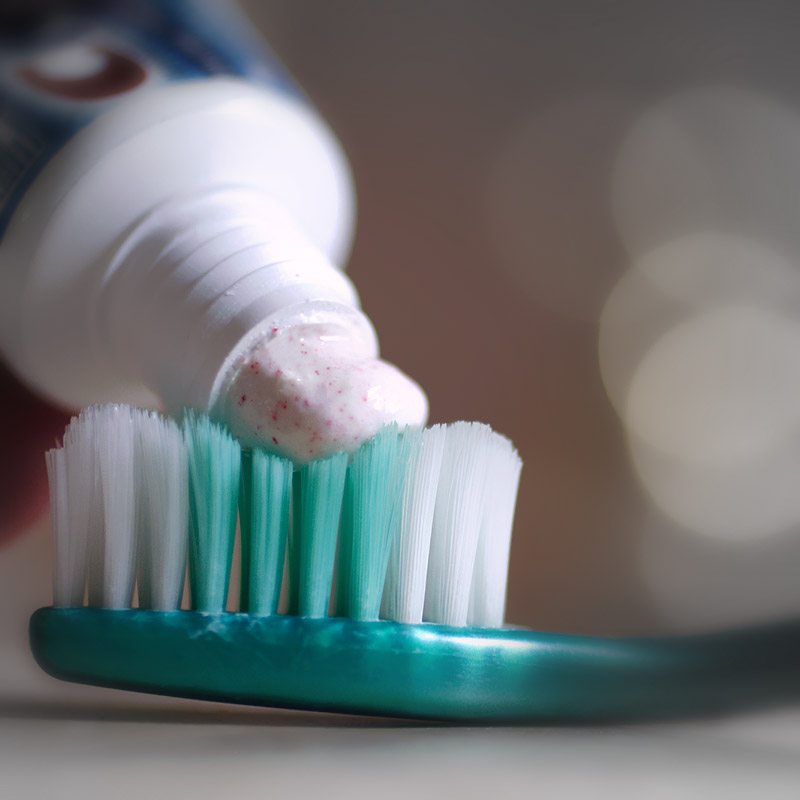 Pasta dentifricia per lavare i denti